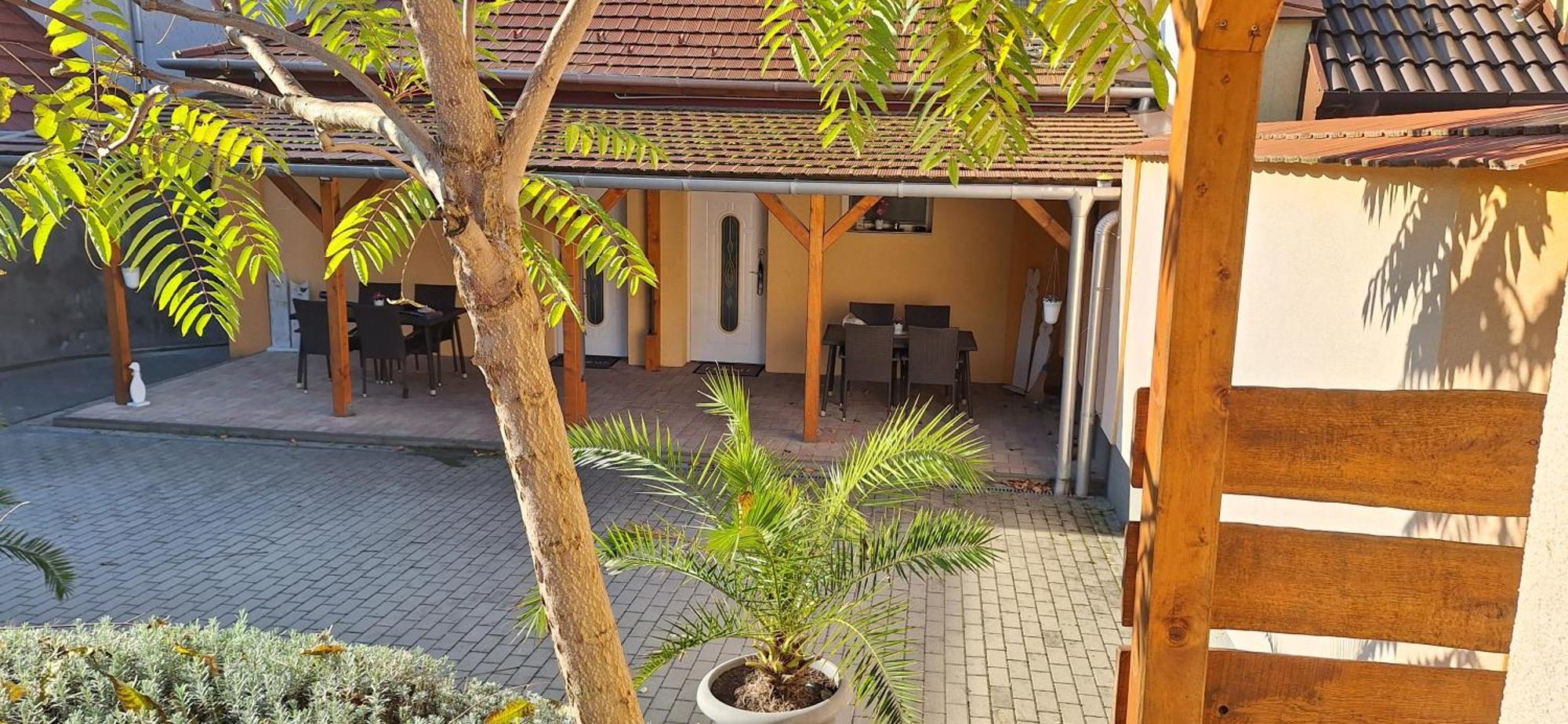 Paradise Apartmanhaz Eger Ngoại thất bức ảnh
