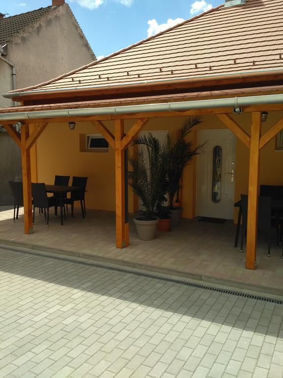 Paradise Apartmanhaz Eger Ngoại thất bức ảnh
